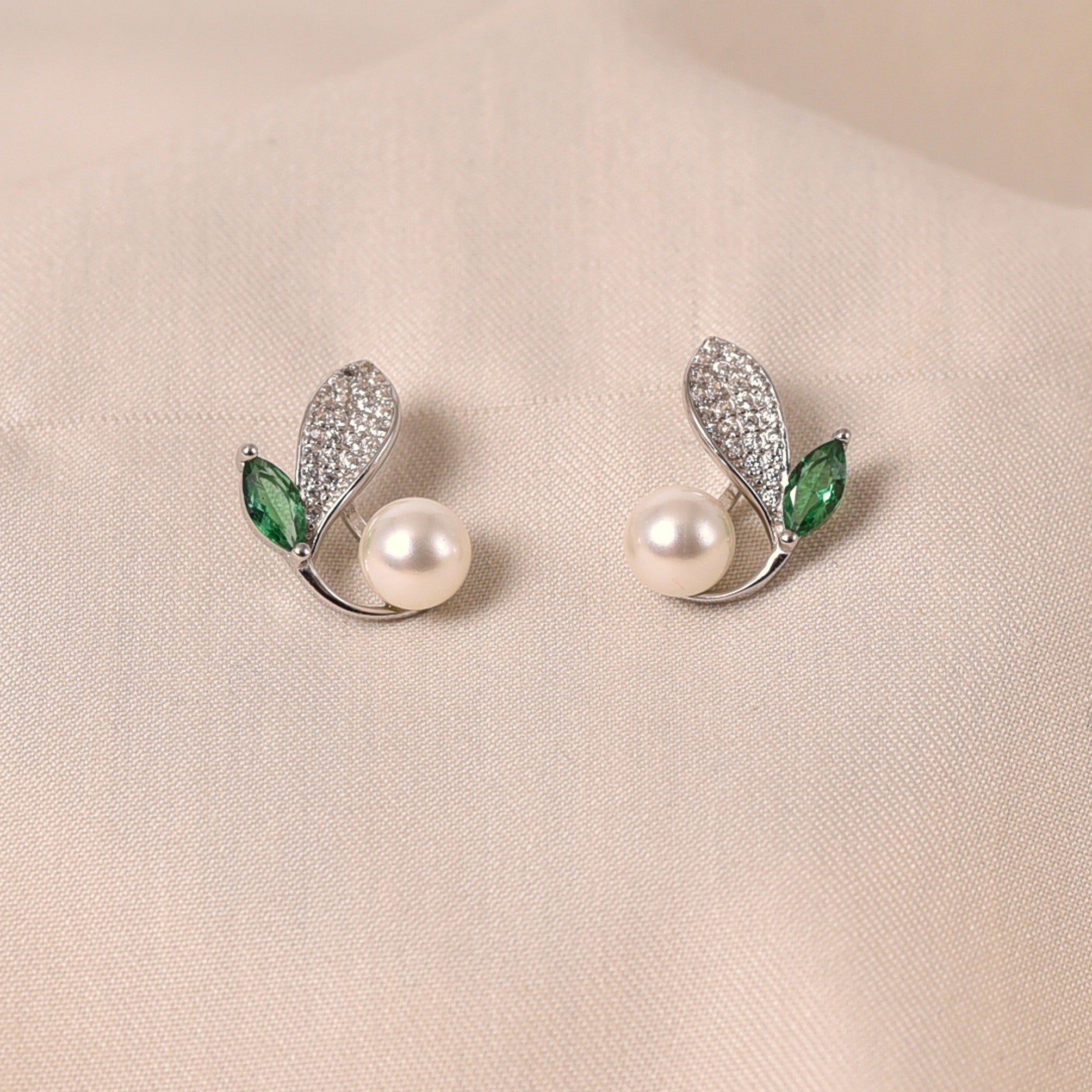Leaf Pearl Earring - Dark Green
