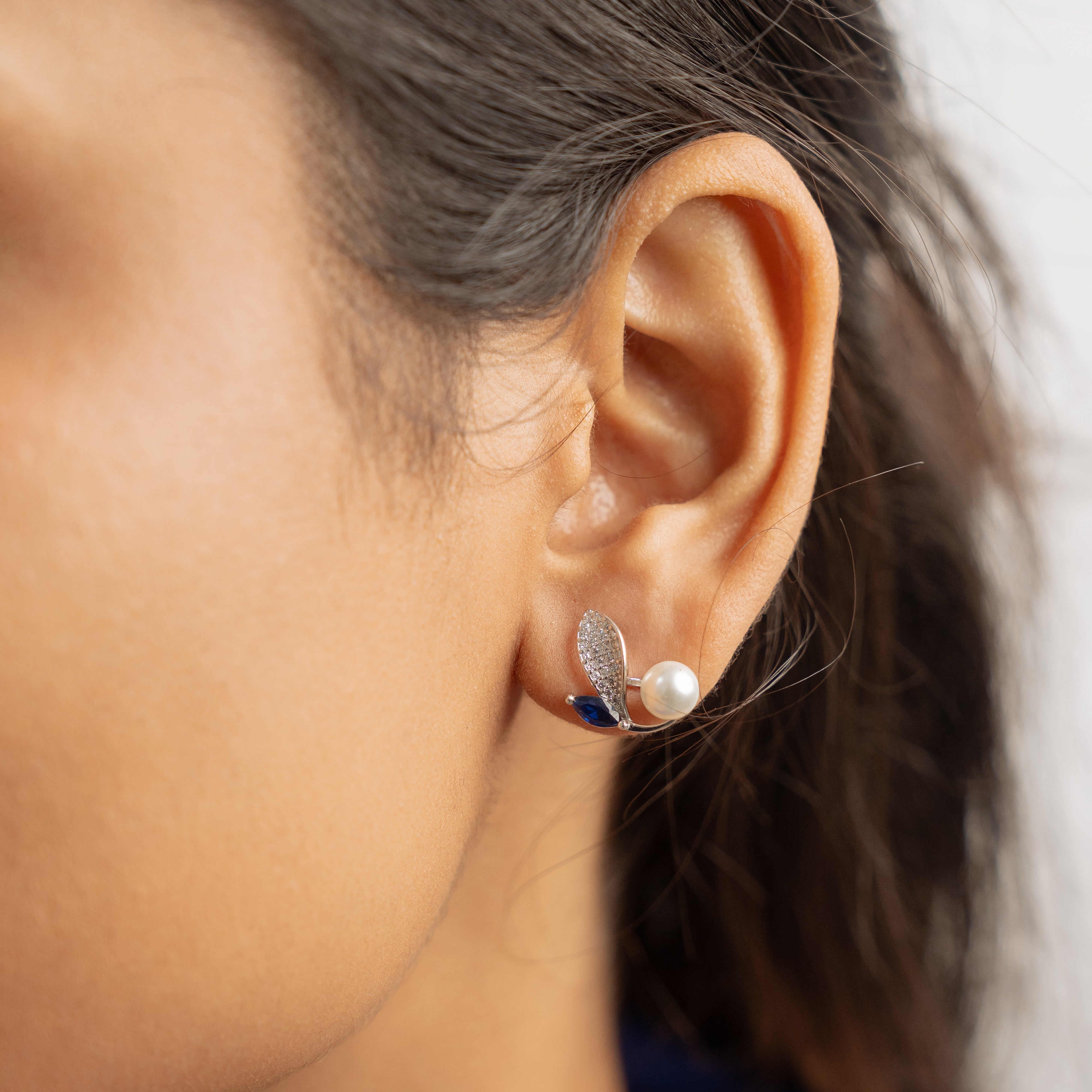 Leaf Pearl Earring - Dark Blue
