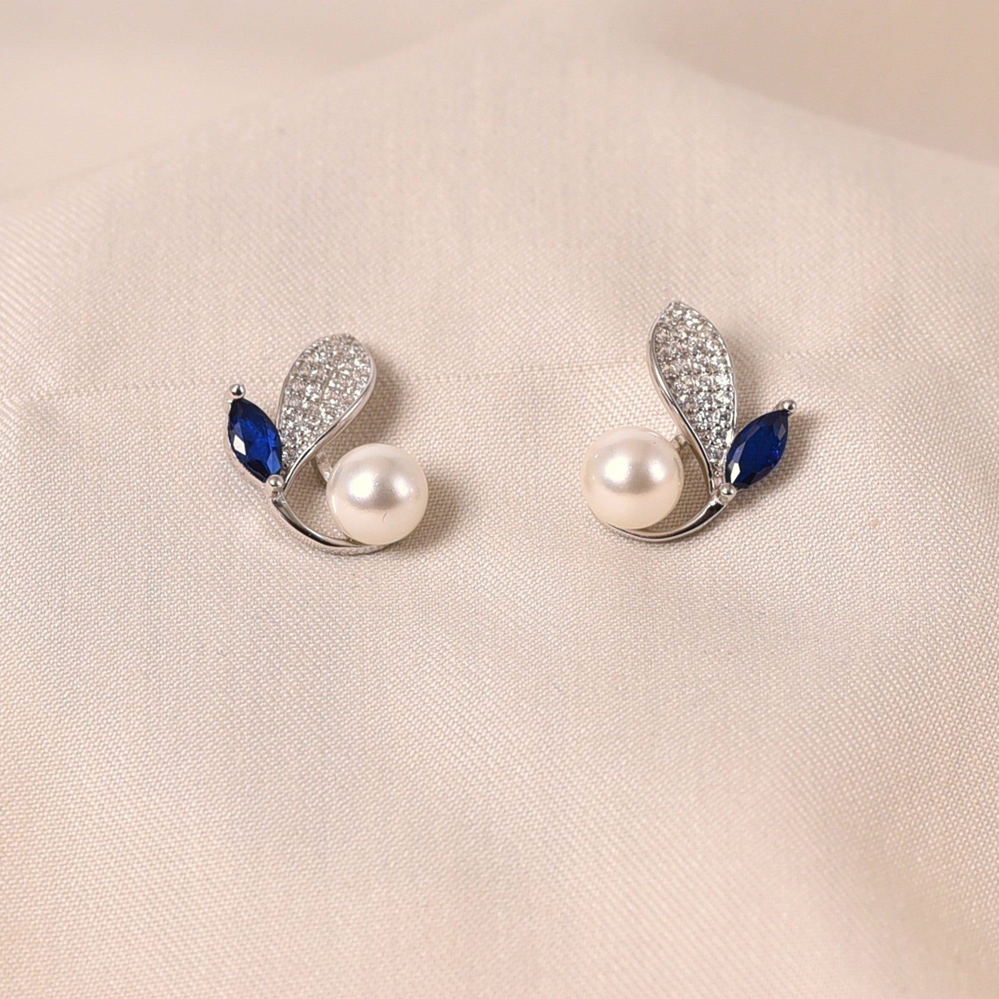 Leaf Pearl Earring - Dark Blue