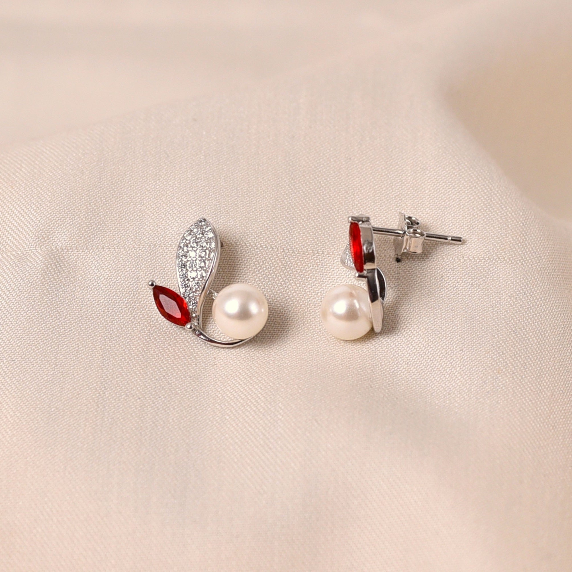 Leaf Pearl Earring - Red
