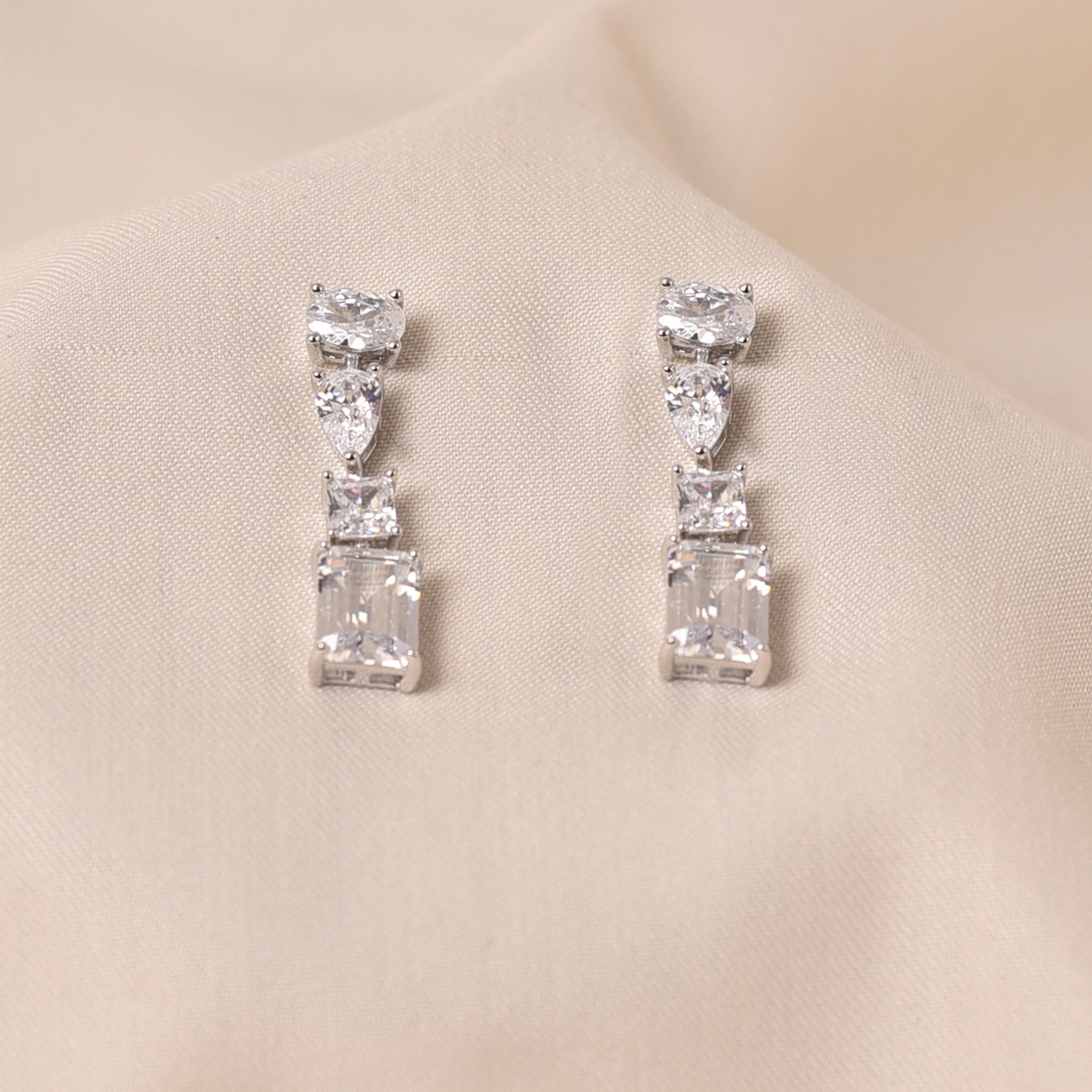 High Quality Cubic Zirconia Drop Earring for Women