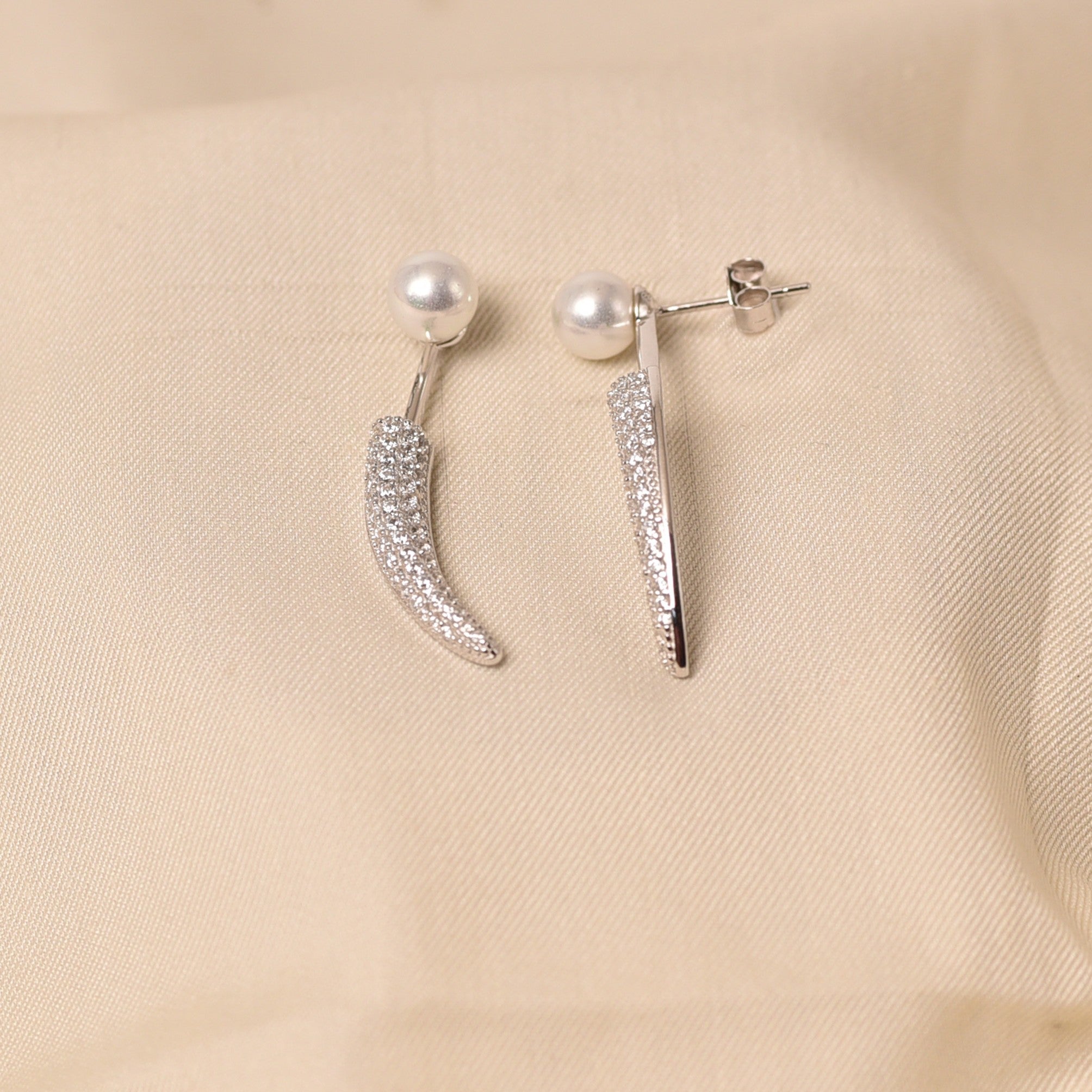 Elisha Pearl Earrings