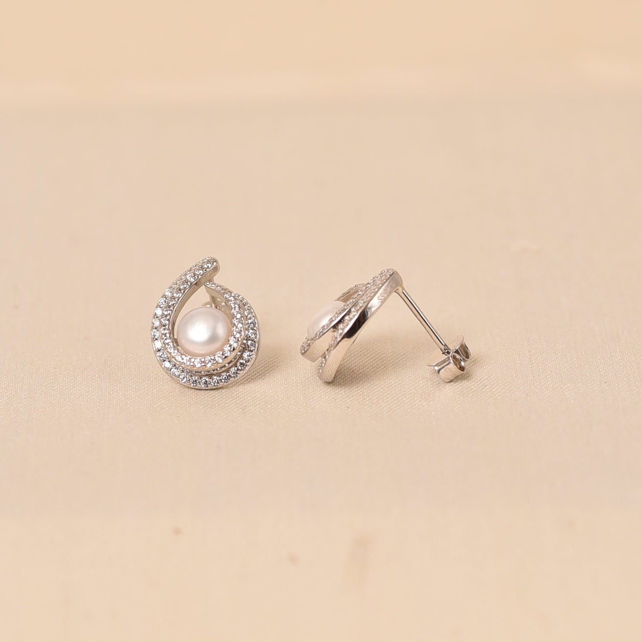 925 Silver Pearl Halo Studs Earring