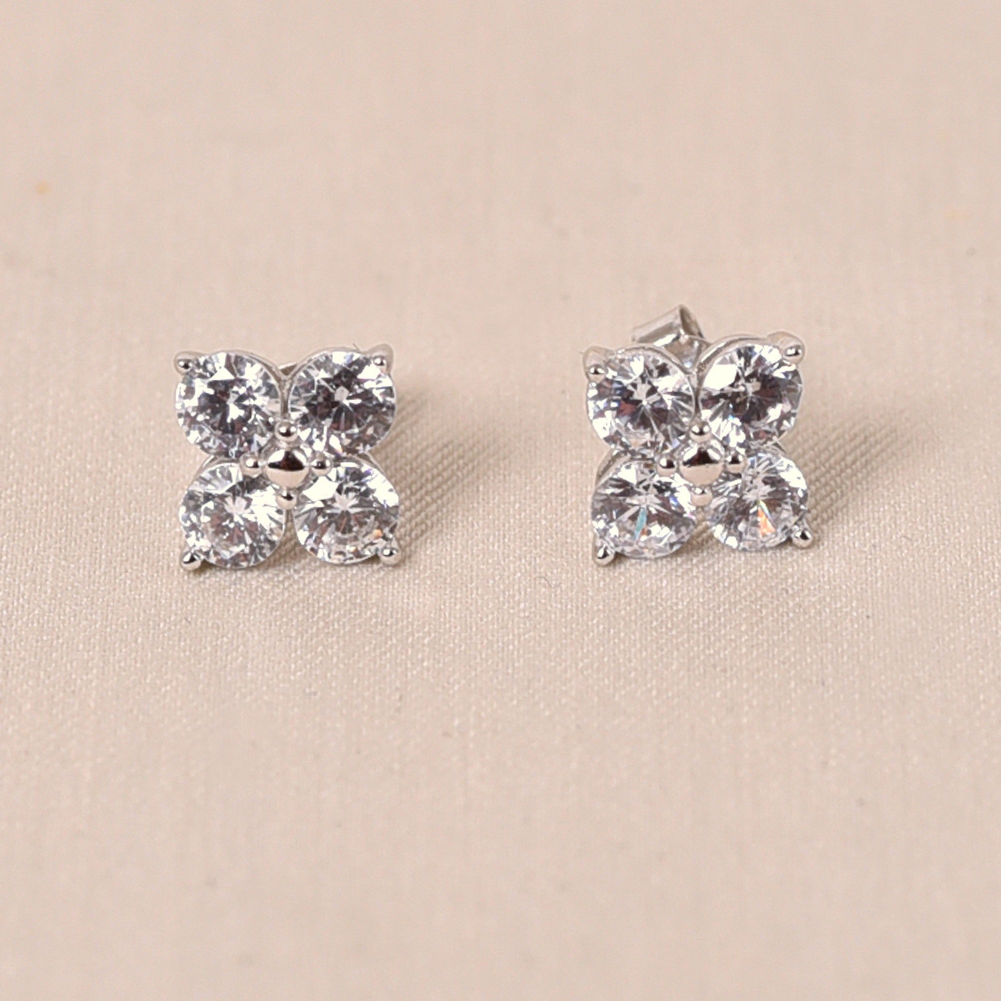 Adhya Studs Diamond Earring