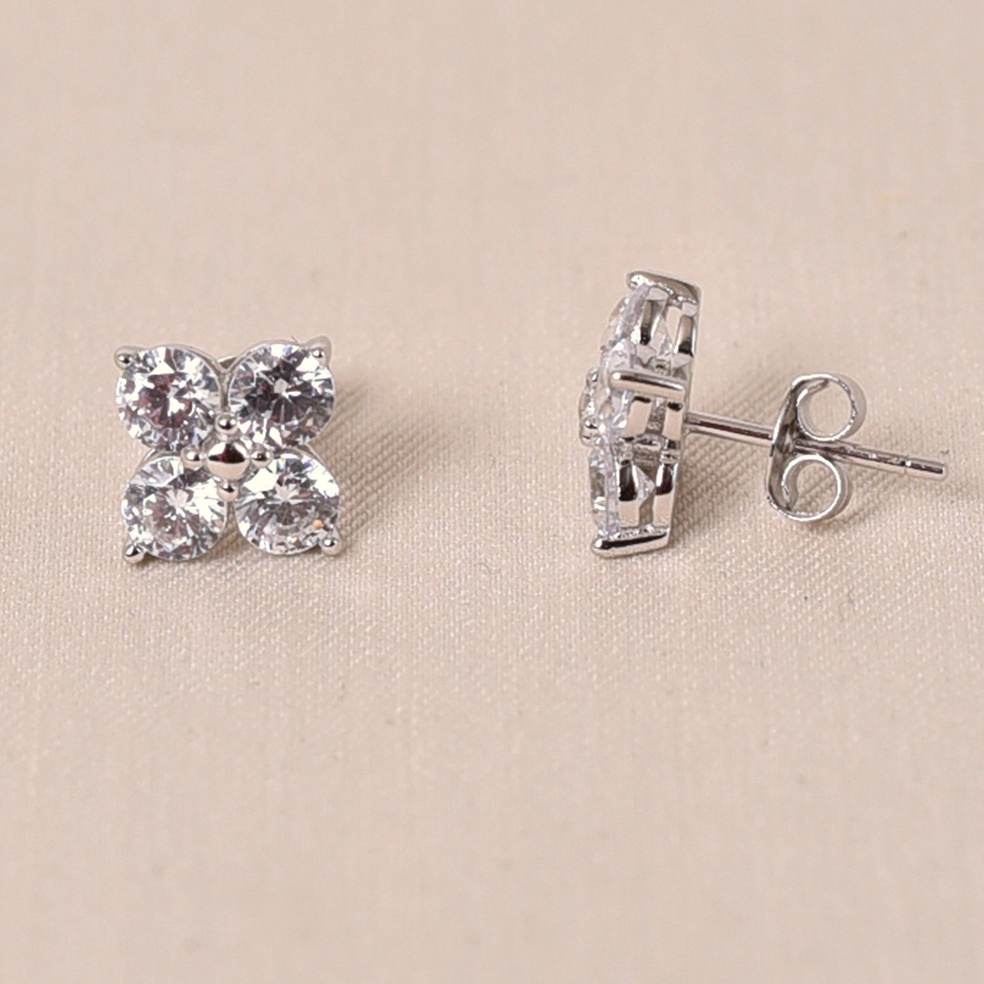 Adhya Studs Diamond Earring