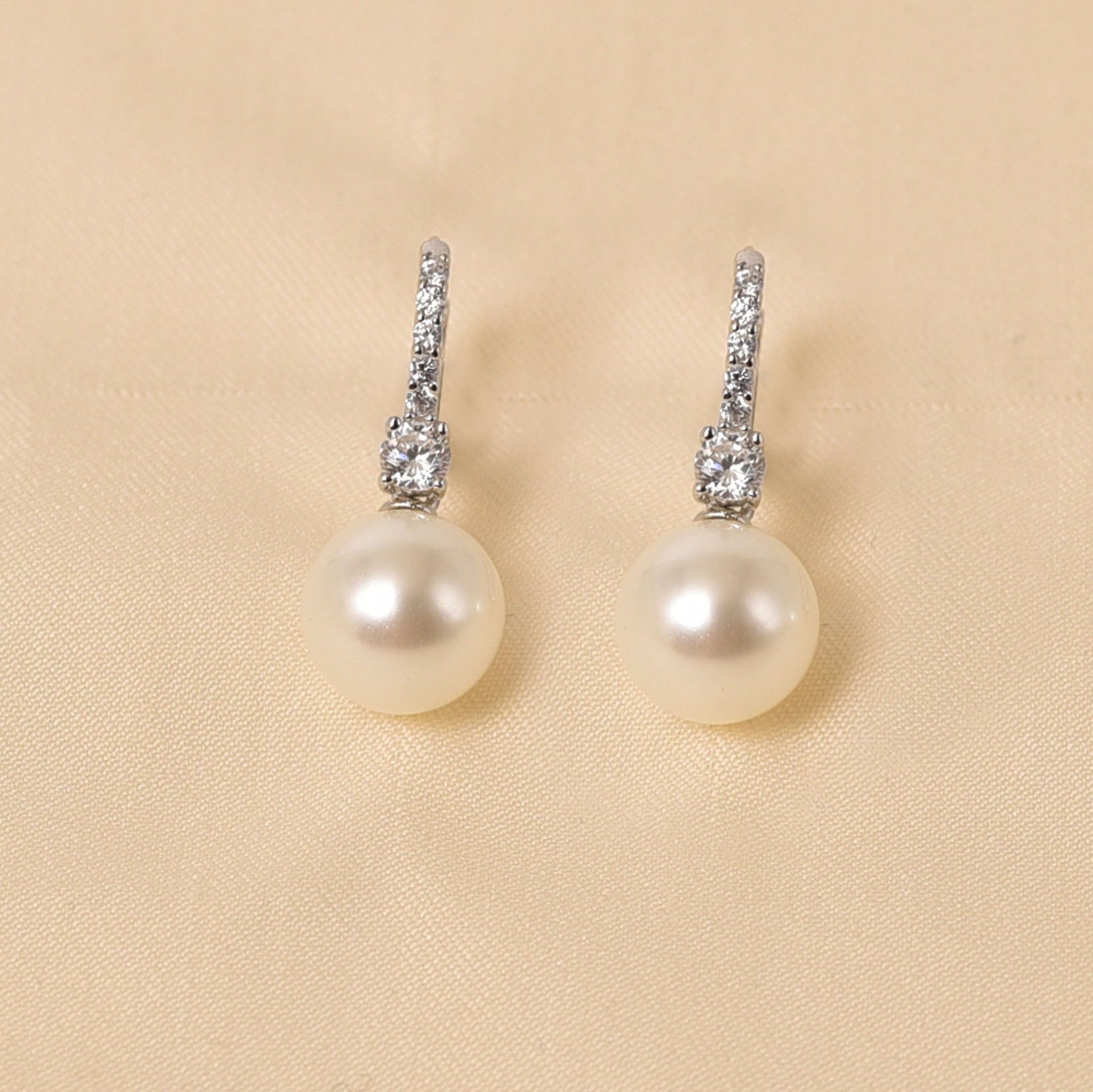 Handcrafted 925 Silver Hoops Pearl  Earring for women - Elyta