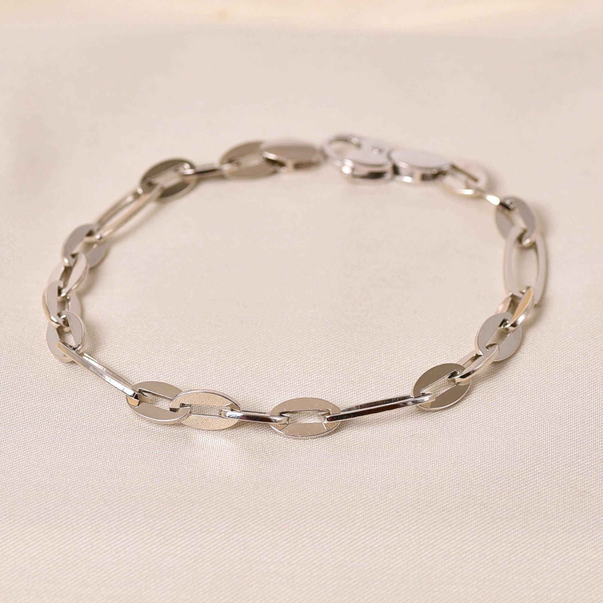 Sterling Silver Flat Round Men's Bracelet Weight- 11 gm