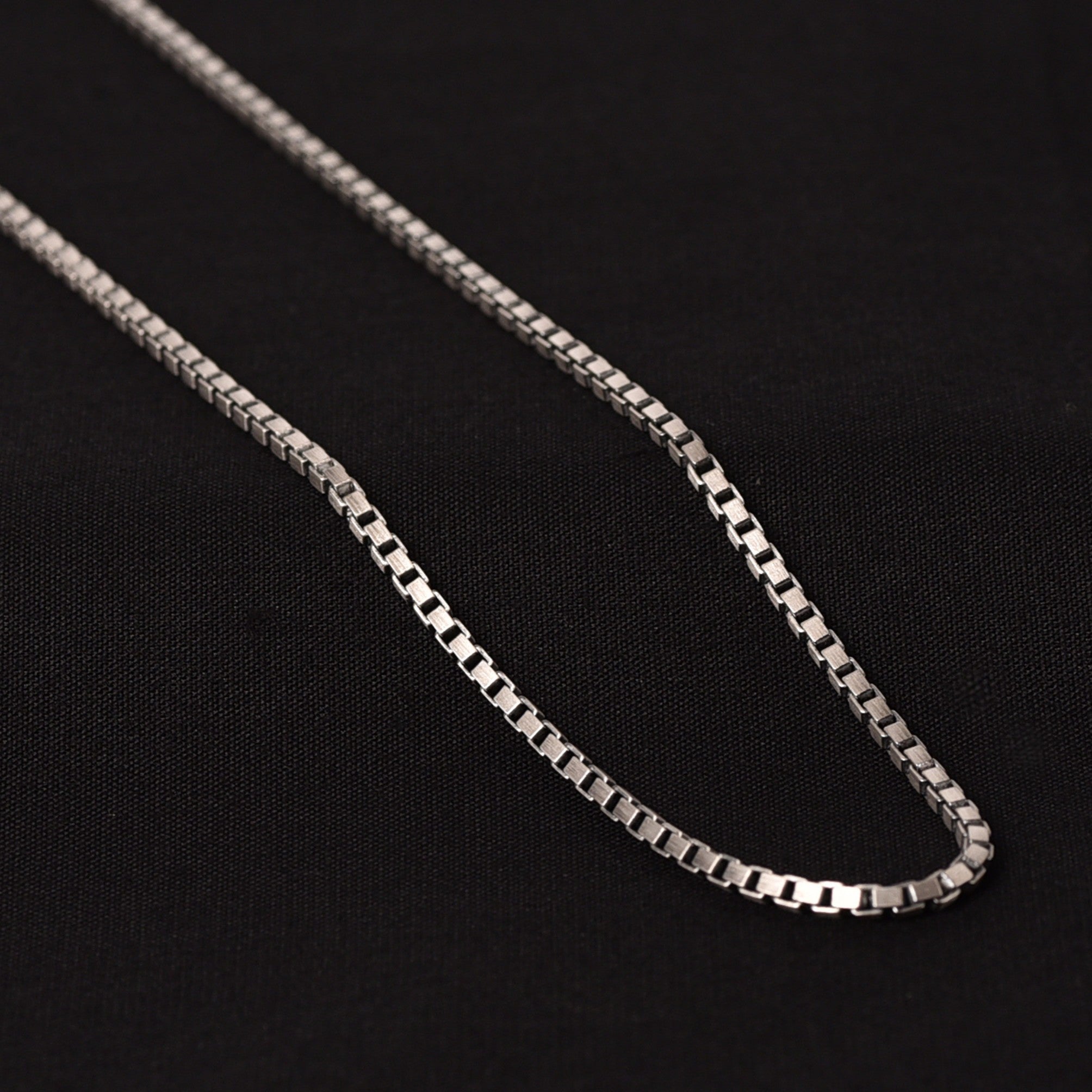 Oxidized Fancy Box Men's Chain -22"