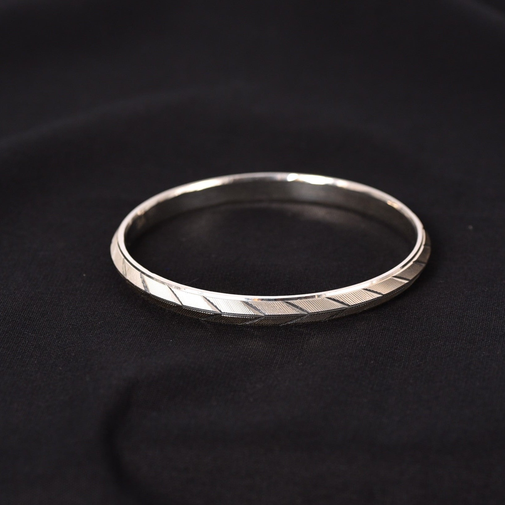 Silver V Punjabi Men's Kada - Size 2'8