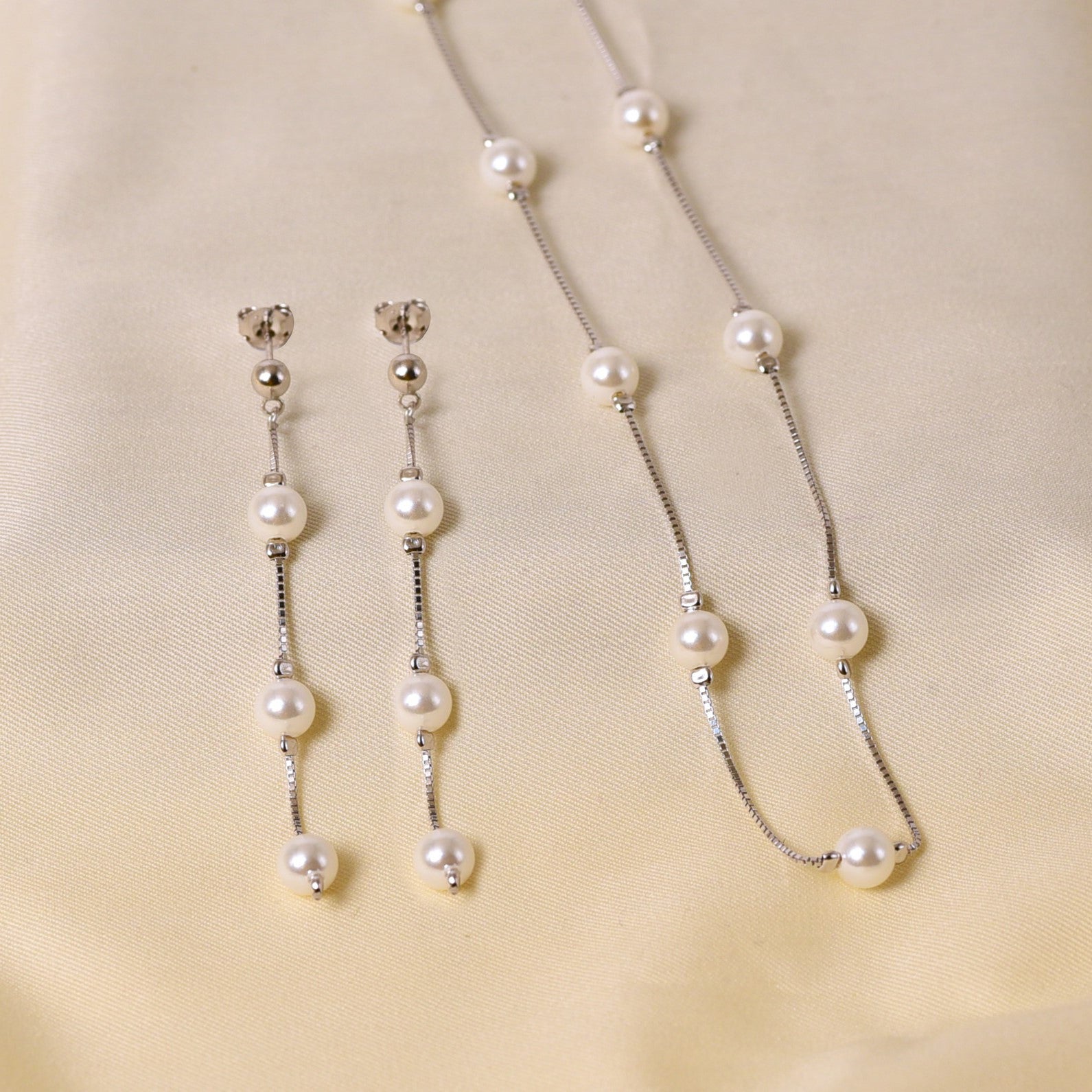 9 Pearl Pensieve Necklace Set - Silver