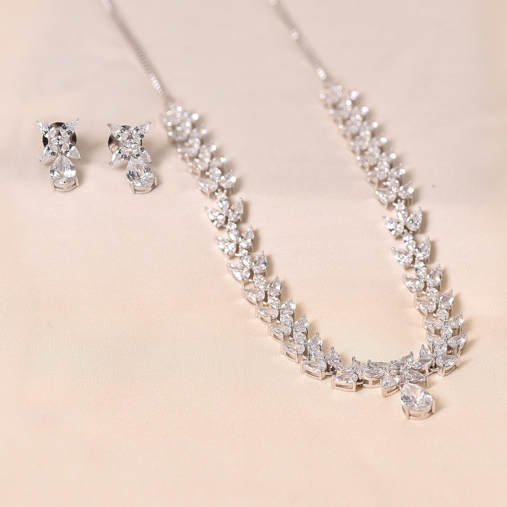 Federer Necklace Set