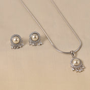 Maya Pearl Pendant Set with Chain