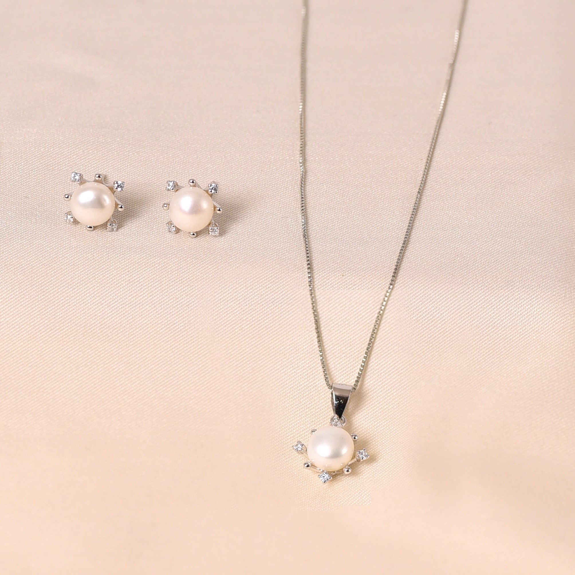 Starry Pearl Pendant Set with Chain