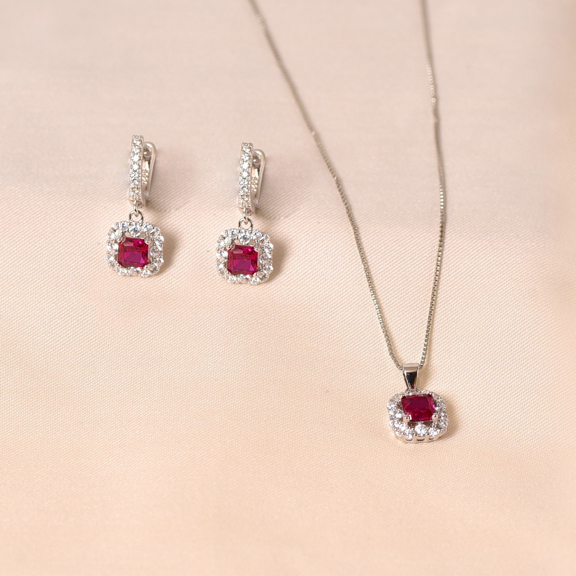 Filmy Pendant Set with Chain - Dark Pink
