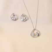 Bulbous Pendant Set With Chain