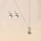 Twisted Pendant Set With Chain