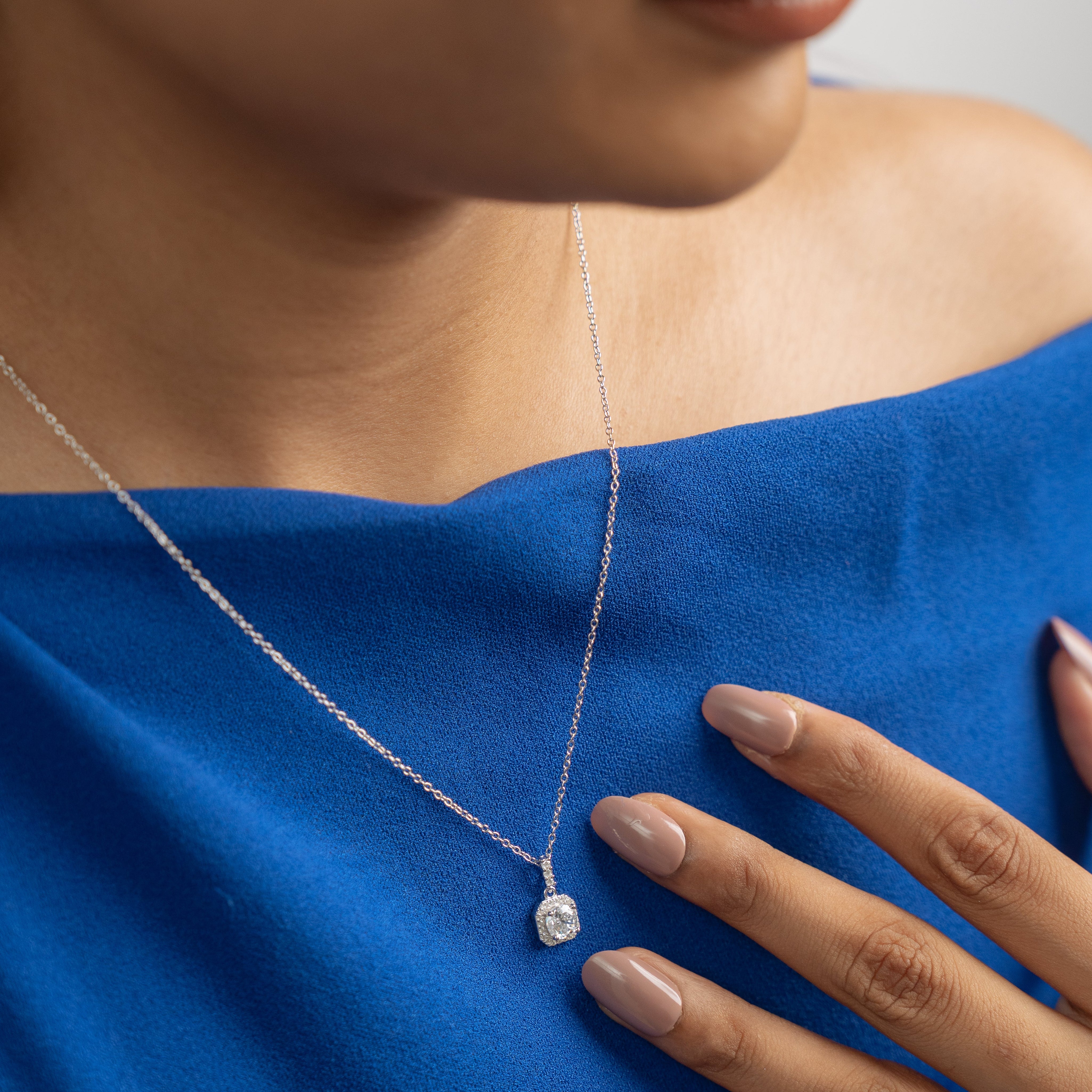 Rakul Pendant Set With Chain