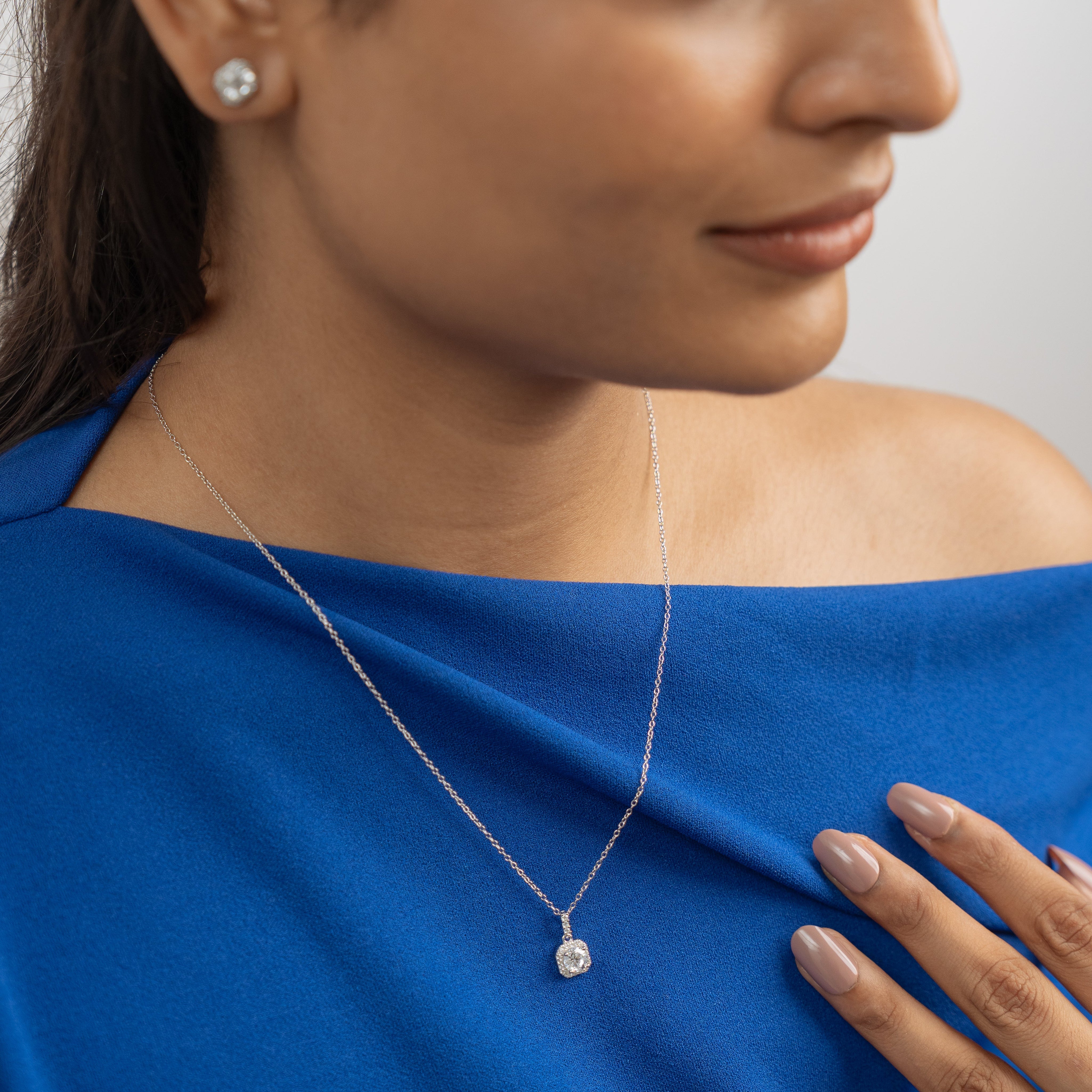 Rakul Pendant Set With Chain