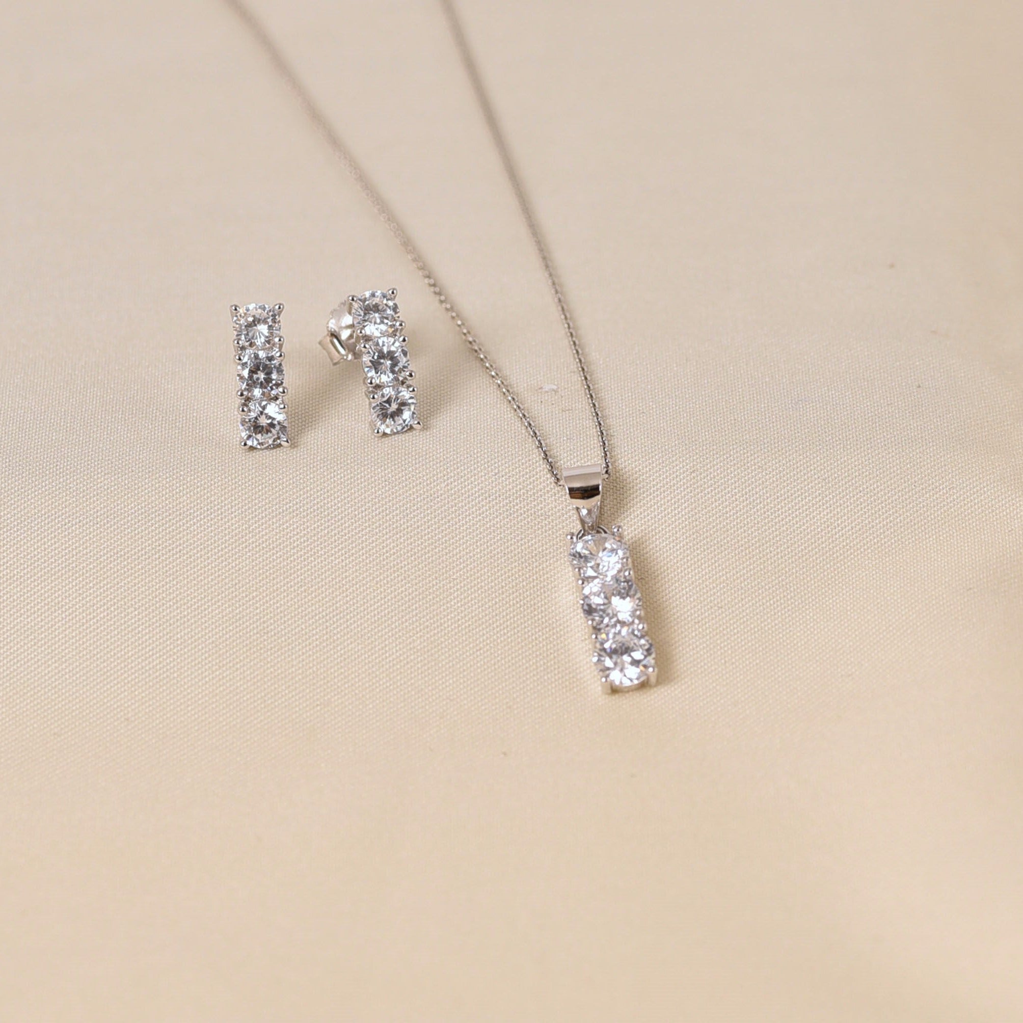 Kaina Pendant Set Without Chain
