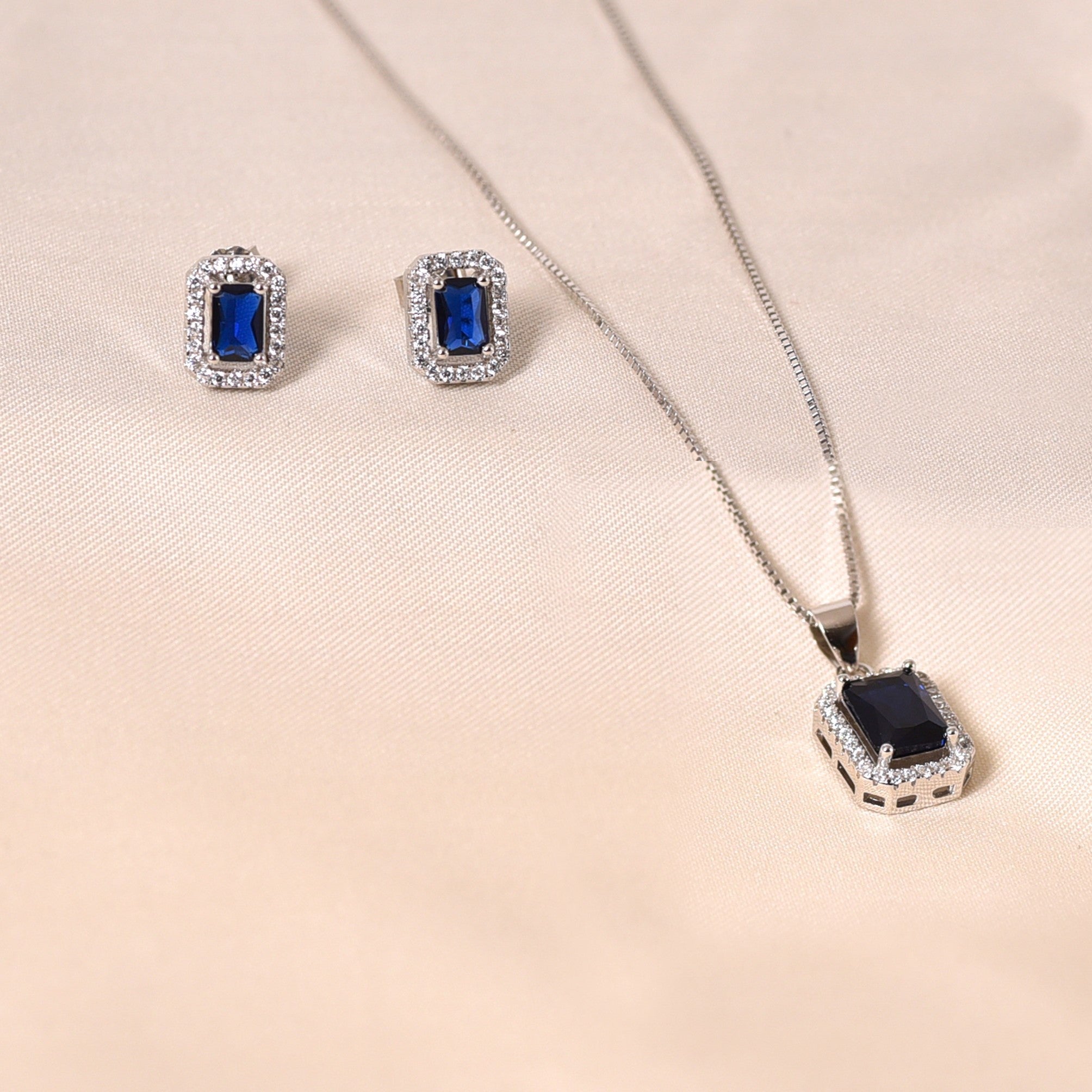Reva Small Diamond Pendant Set Without Chain- Dark Blue