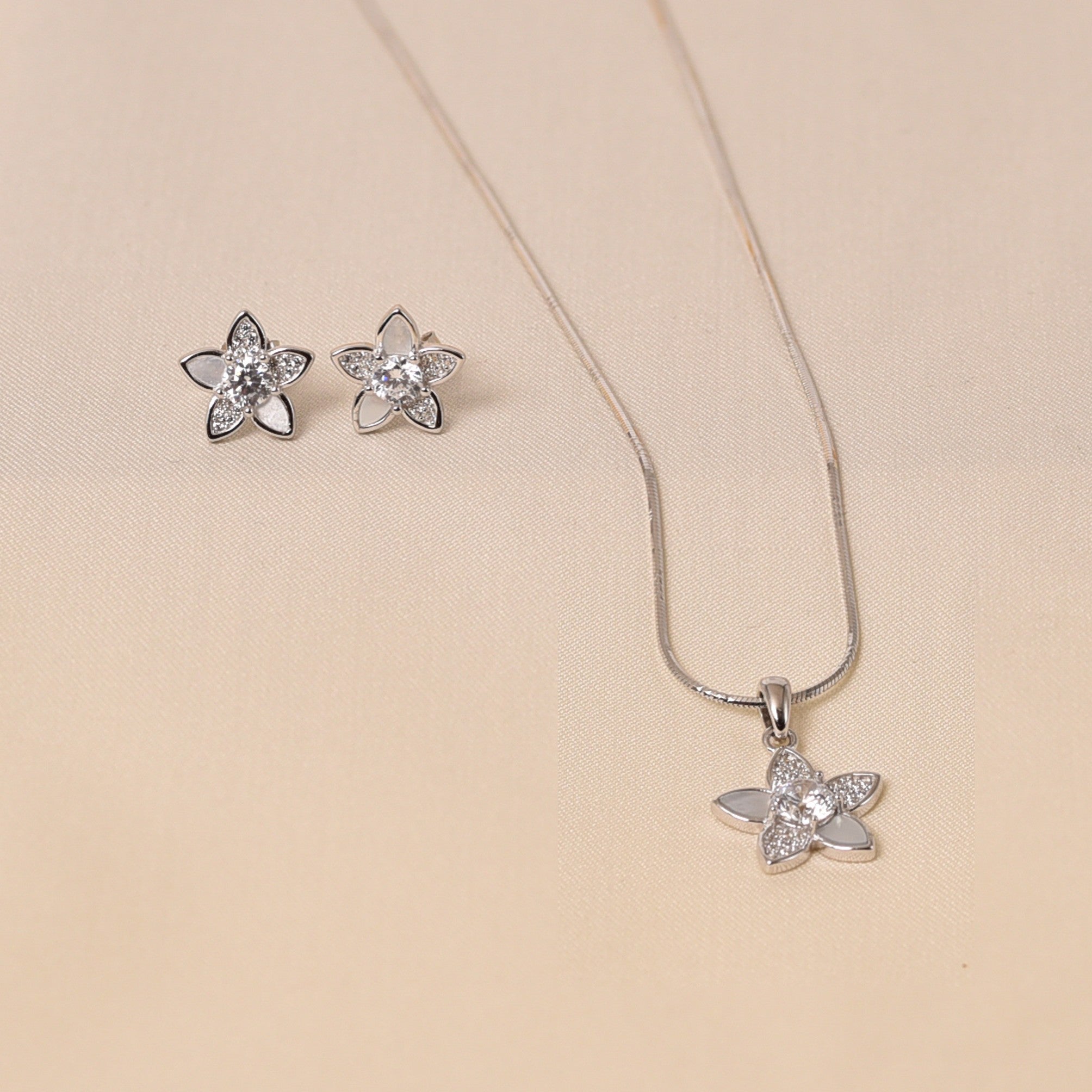 Aster MOP Pendant Set Without Chain