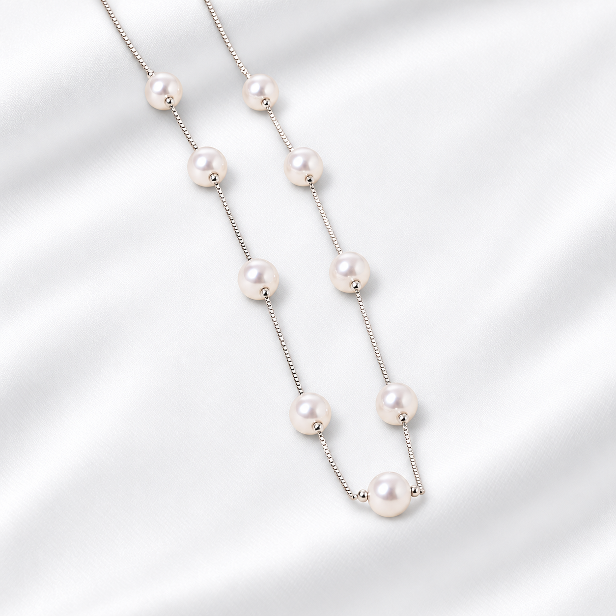 Stringed pearl necklace