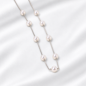 Stringed pearl necklace