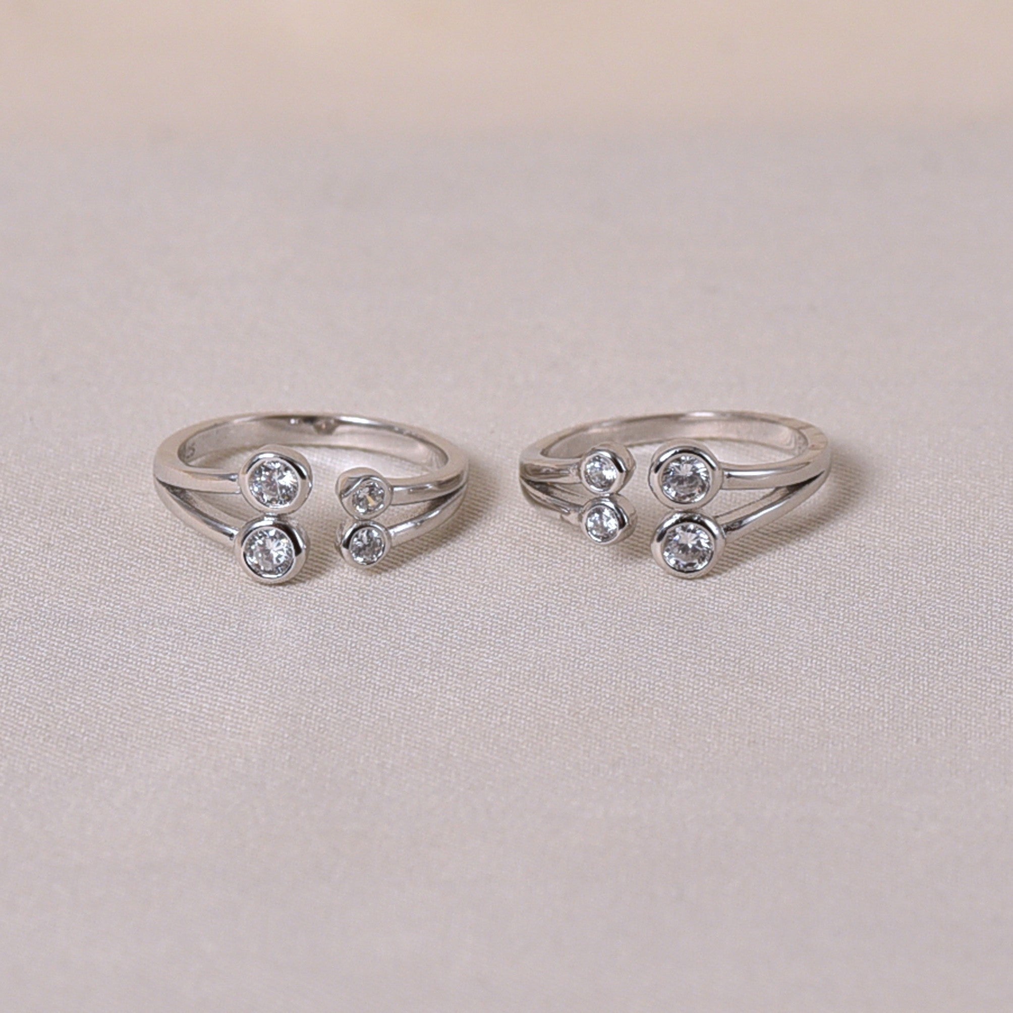 Big Small Diamond Toe Ring (Pair)