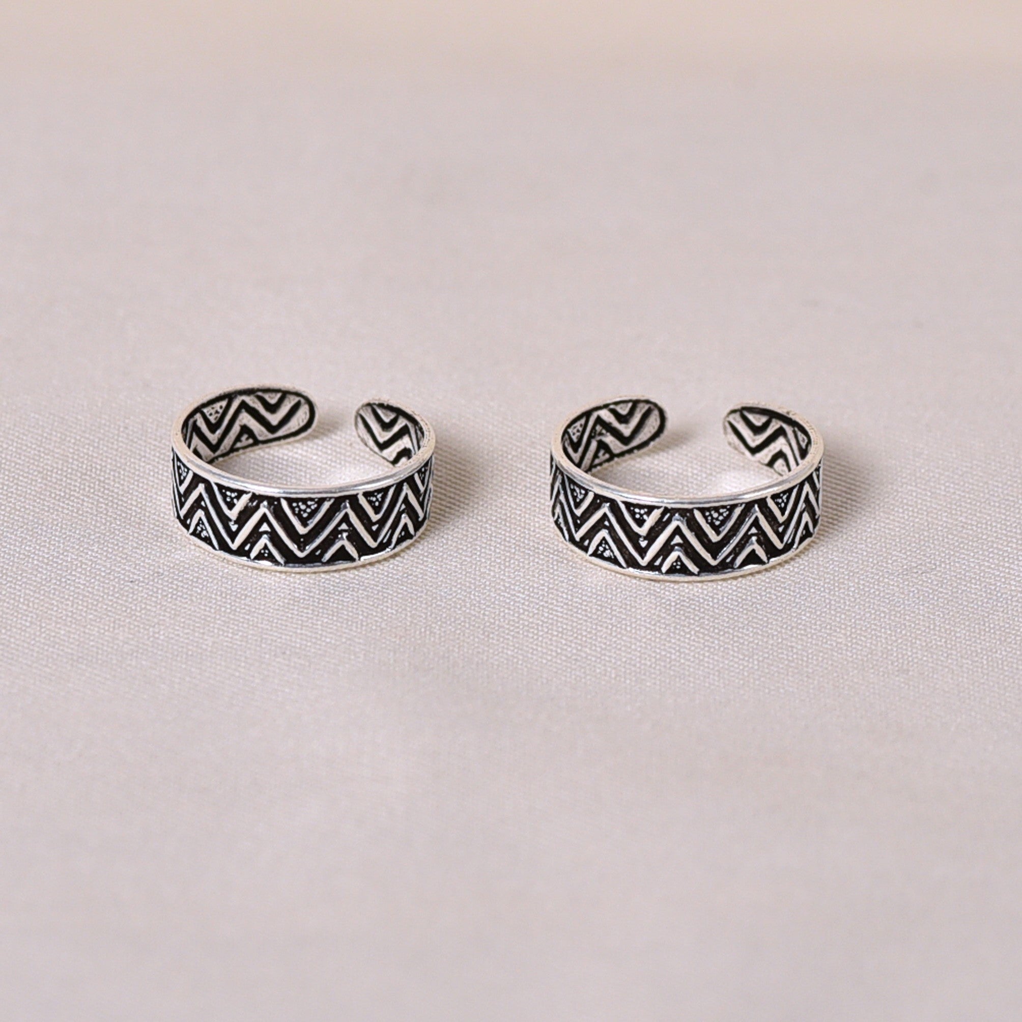 Zig Zag Toe Ring (Pair)