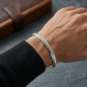 Silver Close V Punjabi Men's Kada