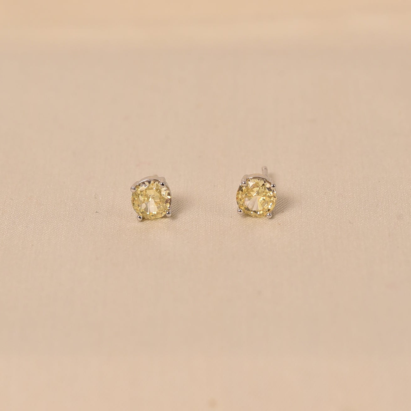 925 Silver  small Stud Earring for women by Elyta